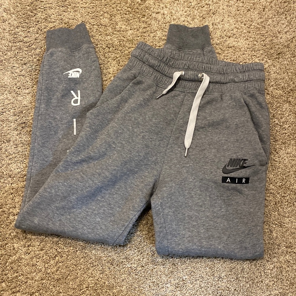 Nike gray sweatpants joggers.